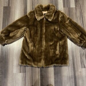 Dennis Basso Women's Faux Fur Coat Size Medium‎ Full Zip Up Mob Wife NYC Jacket